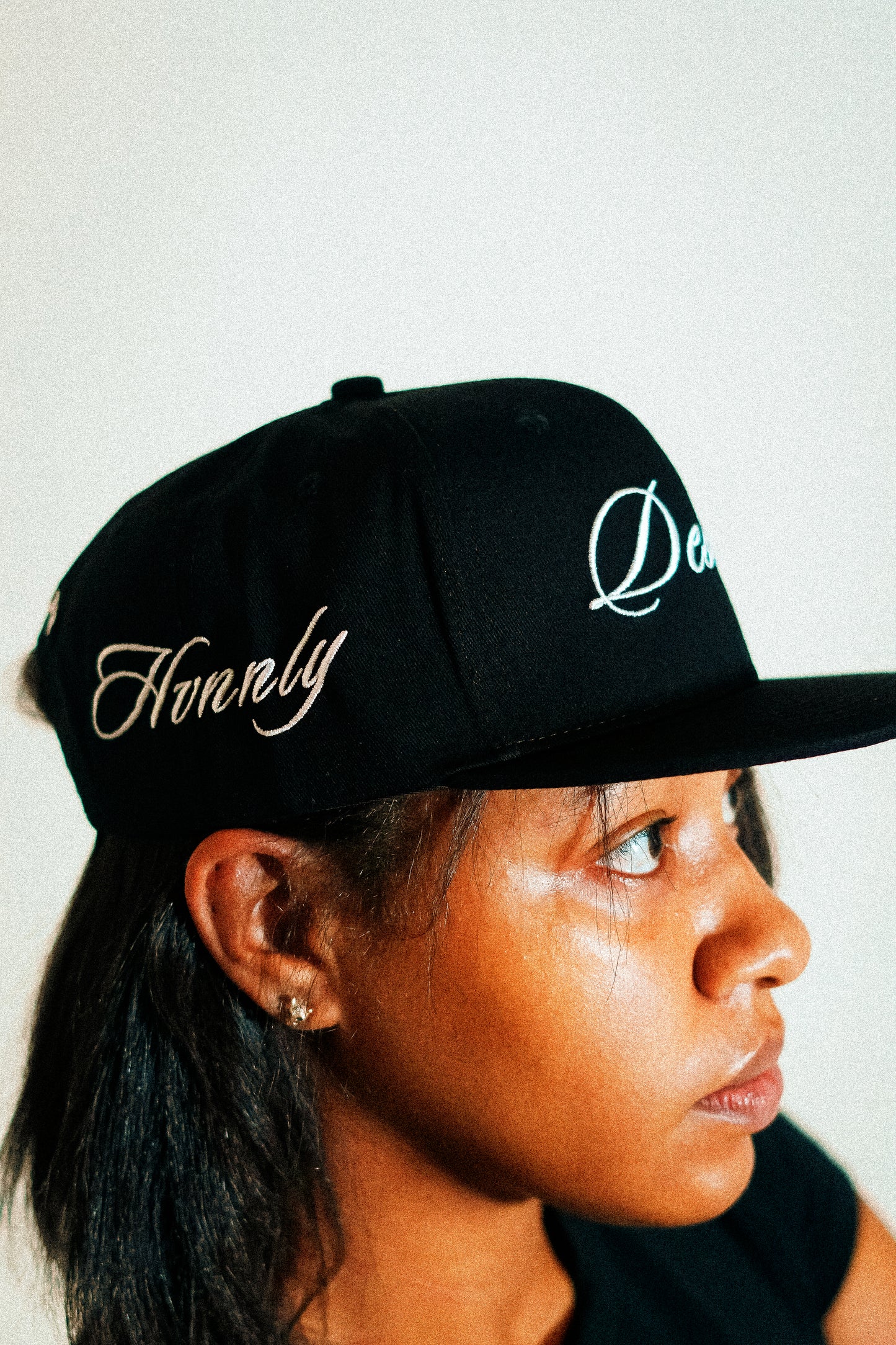“Desires” basic cap